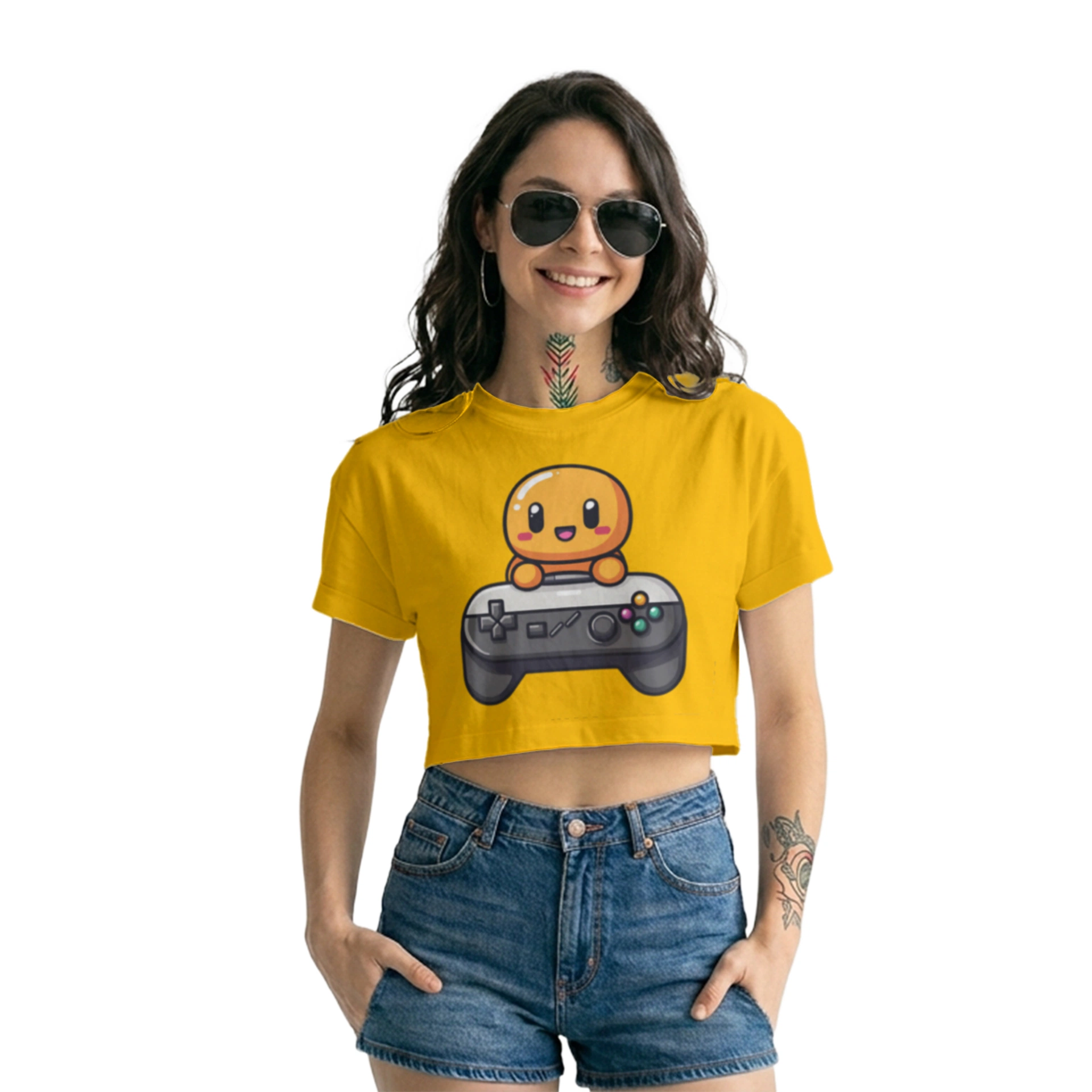 Crop Top Gamer Kawaii: Personaje Adorable con Control de Juego